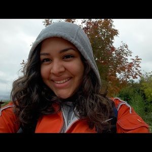 Meet your Posher, Cerise